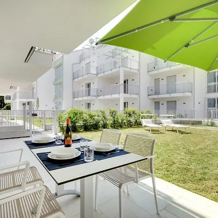 アパートホテル Venice Golf 4*