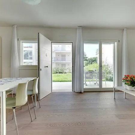 アパートホテル Venice Golf 4*